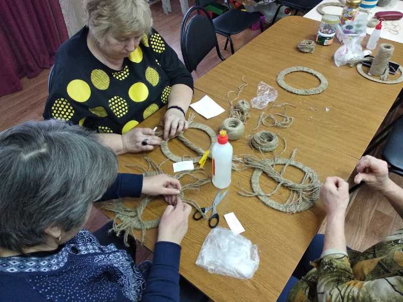 Изготовление панно из шпагата и картона