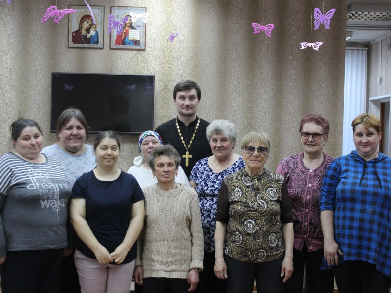 Встреча с настоятелем Церкви в честь Всех Святых с отцом Афанасием.