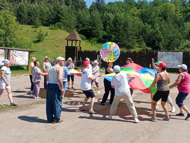 Со спортом дружит - здоровым быть!