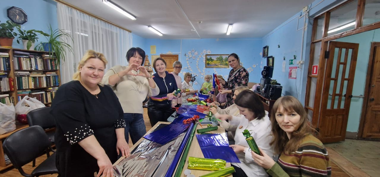 Новогоднее украшение для Комплексного  центра совместно с фондом 